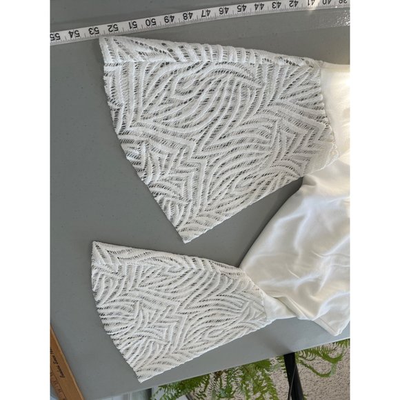 Chico's Ecru Lace Flare Bell Sleeve Blouse Womens 3 V-Neck White Rayon Blend - Picture 9 of 10